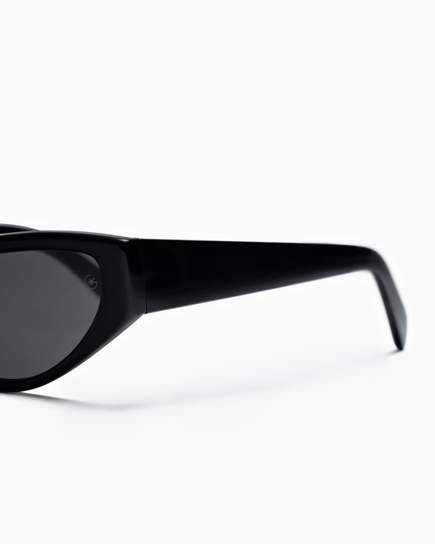 Eiffel Black