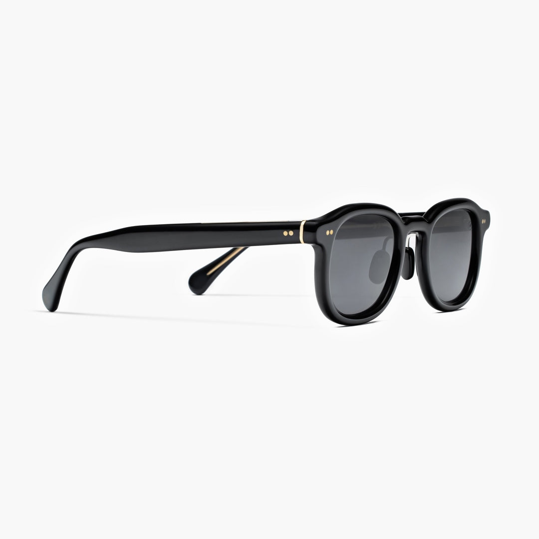Everest Black
